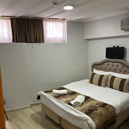 Tree House מלון *