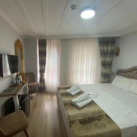 Hotel Tree House *