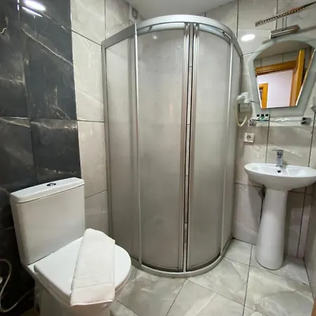 Tree House Szálloda